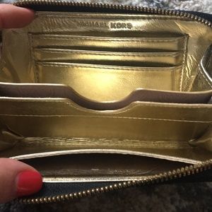Michael Kors Bags - Michael Kors wristlet zip wallet Michael Kors Bags - Michael Kors wristlet zip wallet